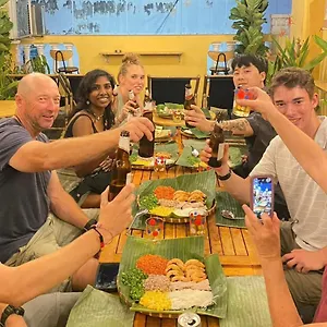 Saigon Authentic - Daily Walking Morning Tour, Fresh Daily Breakfast, Gym & Rooftop Billiard 胡志明市